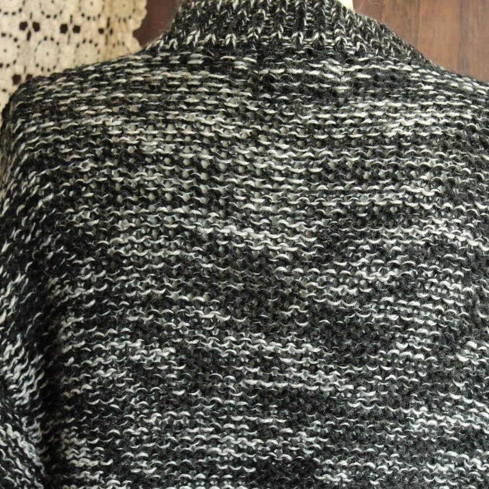 Vintage 1980s Mens Sweater, Fuze Black and White Unisex Jumper, Geometric Print - Picture 9 of 10
